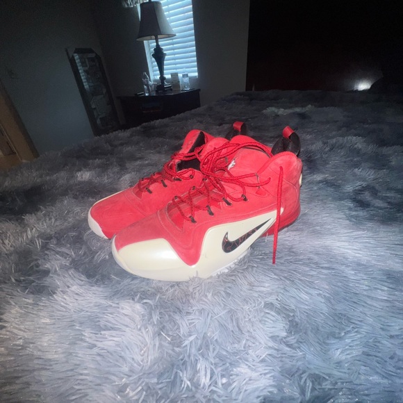 The Nike Penny 6 Dressed in Red Suede - Picture 2 of 5